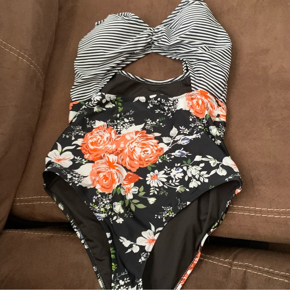 One piece swimsuit
